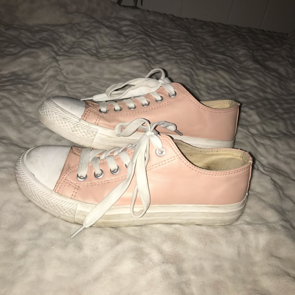 Pink flat footed sneakers